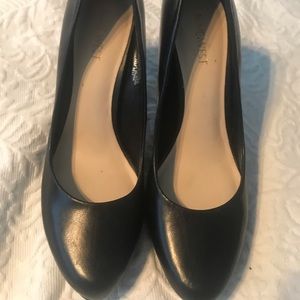 Nine West Black leather pumps, Sz 7!